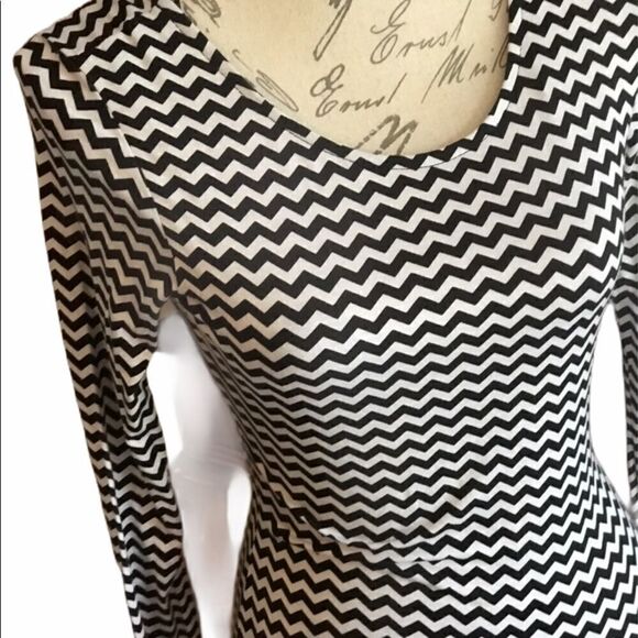 Cezanne Blouse Small Bow Back - Picture 8 of 9